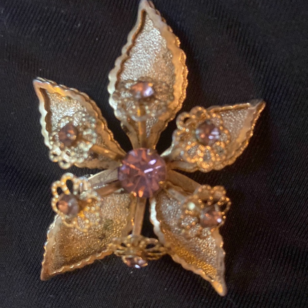 Vintage gold flower pen with pink Crystals